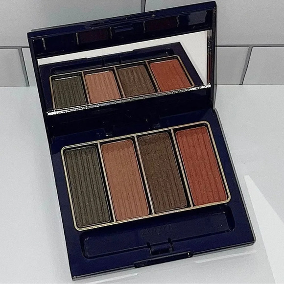 Avon Holiday Collection Silk Finish Eyeshadow Quad - Picture 1 of 1